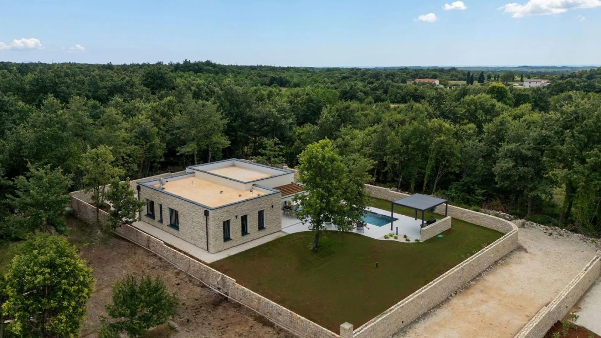 Villa Green Frame Garden East By Interhome Svetvinčenat
