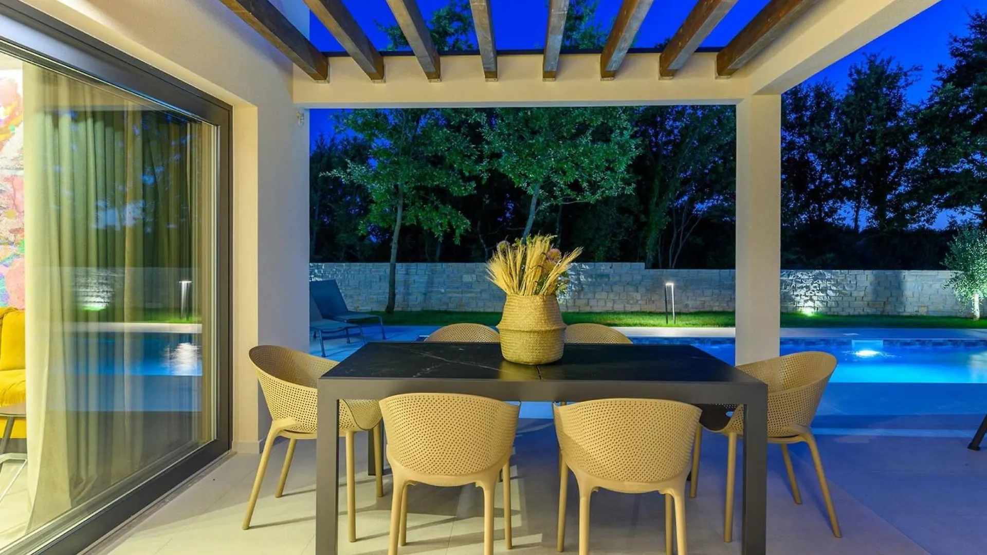 Villa Green Frame Garden East By Interhome Svetvinčenat